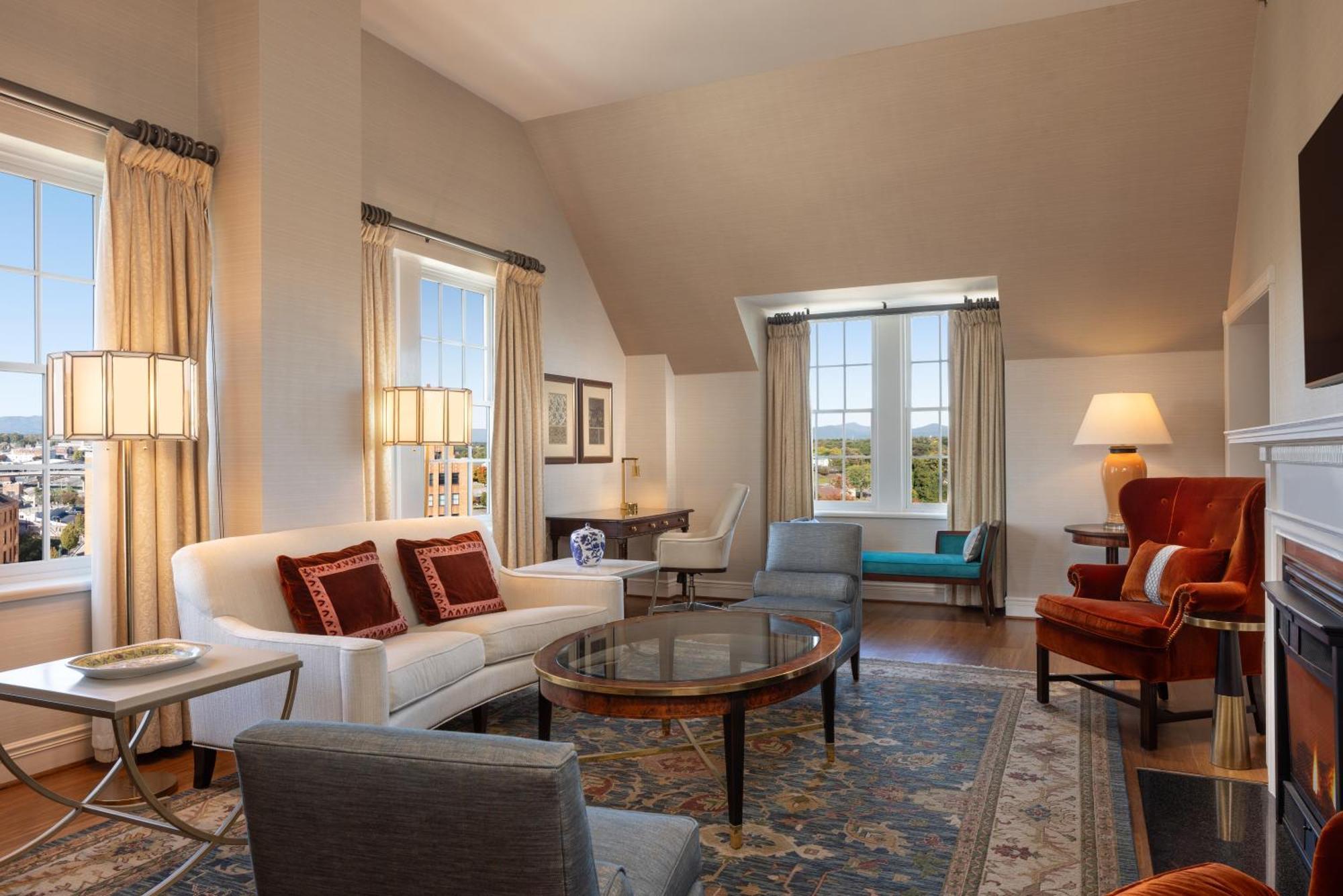 Hotel Roanoke & Conference Center, Curio Collection By Hilton Экстерьер фото